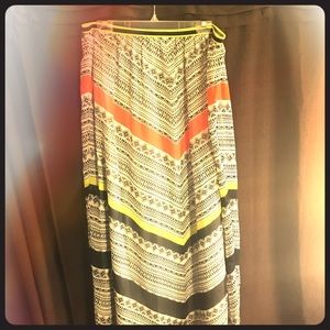 Old Navy Long Maxi Patterned Skirt